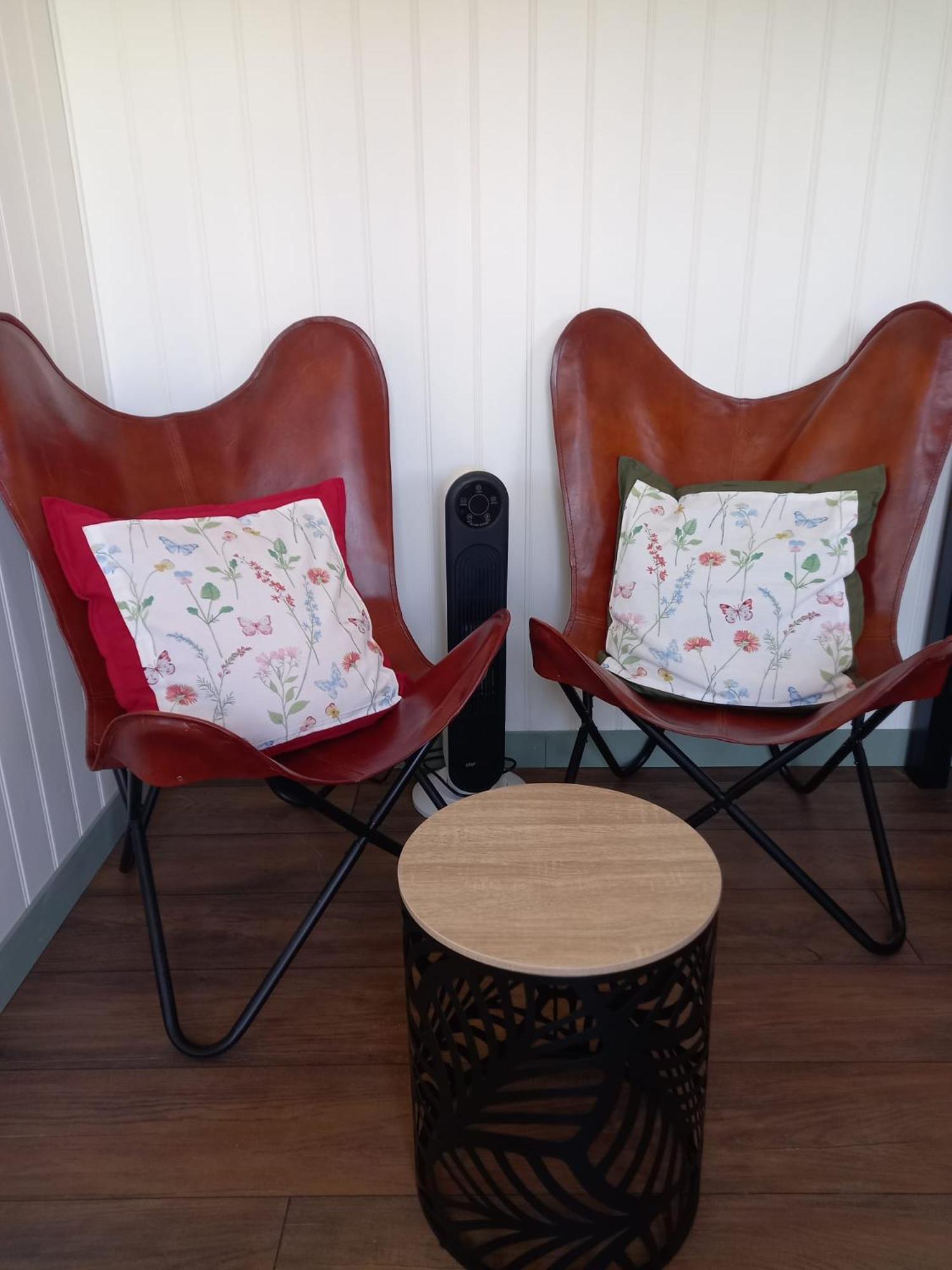 فيلا Wild Meadow Huts دولين المظهر الخارجي الصورة