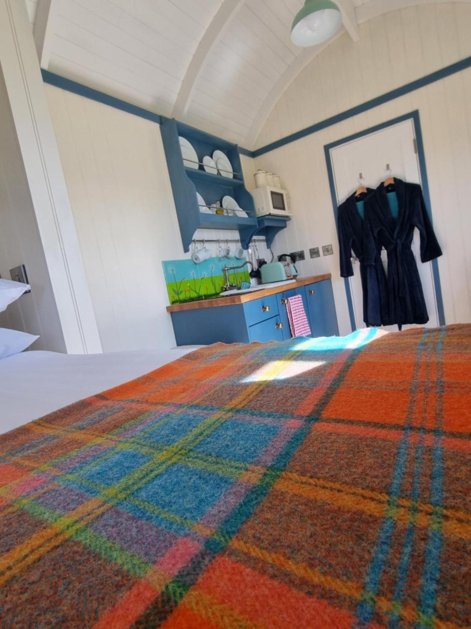 فيلا Wild Meadow Huts دولين المظهر الخارجي الصورة