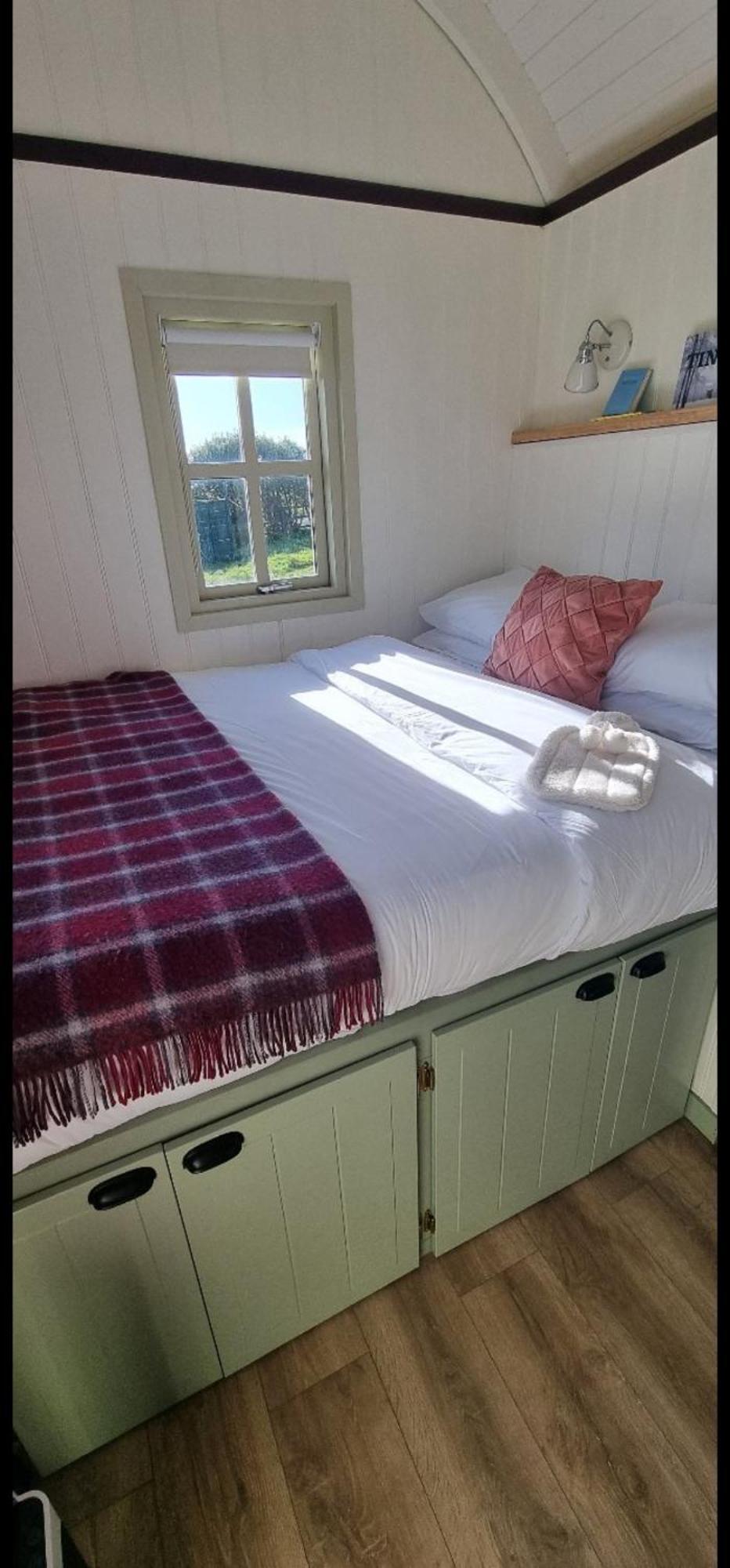 فيلا Wild Meadow Huts دولين المظهر الخارجي الصورة