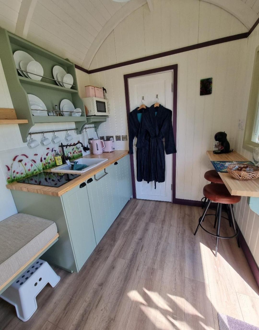 فيلا Wild Meadow Huts دولين المظهر الخارجي الصورة