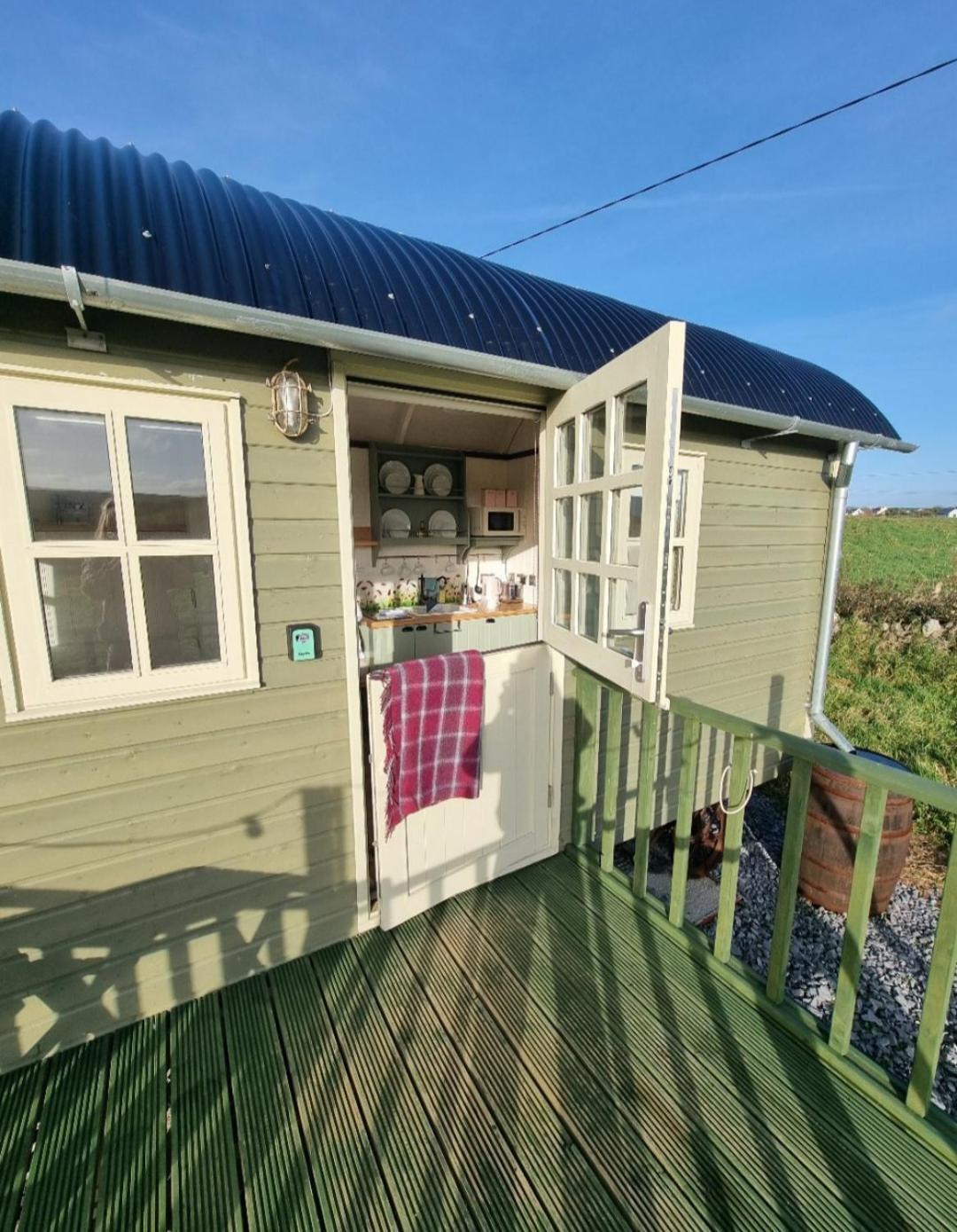 فيلا Wild Meadow Huts دولين المظهر الخارجي الصورة